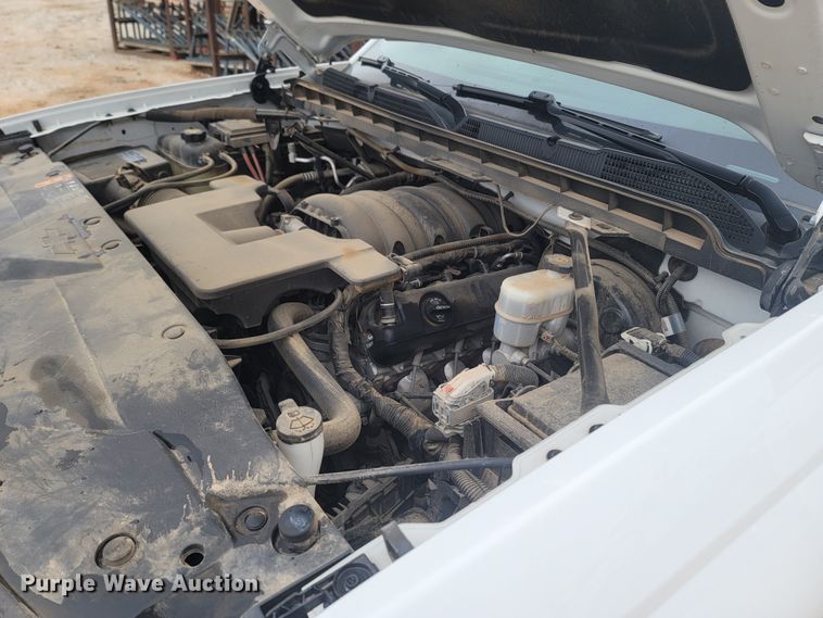 image for item MH9597 2018 Chevrolet Silverado 1500  Crew Cab pickup truck