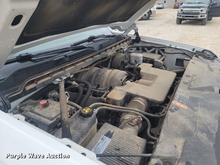 image for item MH9597 2018 Chevrolet Silverado 1500  Crew Cab pickup truck