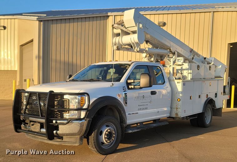 image for item MH9599 2017 Ford F550 Super Duty XL  bucket truck