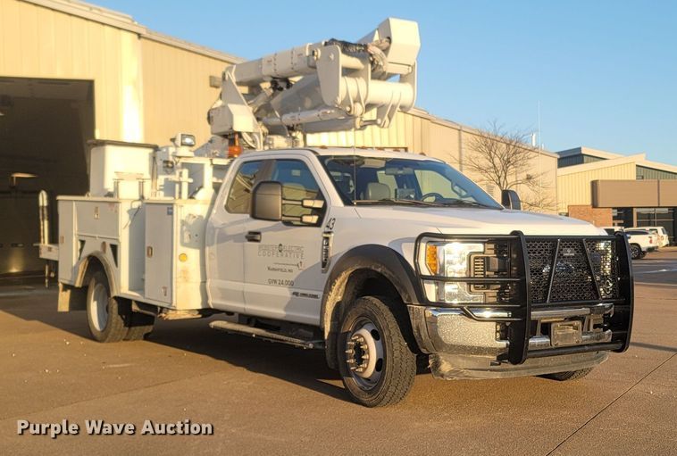 image for item MH9599 2017 Ford F550 Super Duty XL  bucket truck