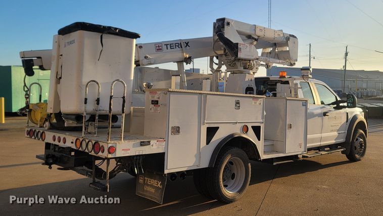 image for item MH9599 2017 Ford F550 Super Duty XL  bucket truck