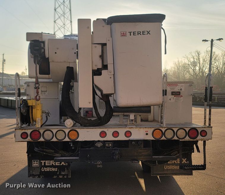 image for item MH9599 2017 Ford F550 Super Duty XL  bucket truck