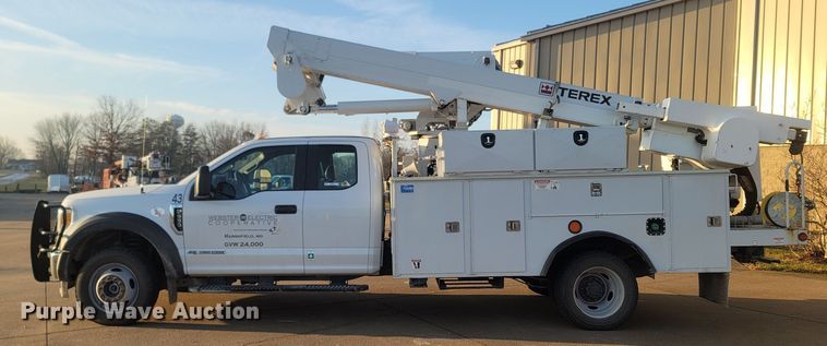image for item MH9599 2017 Ford F550 Super Duty XL  bucket truck