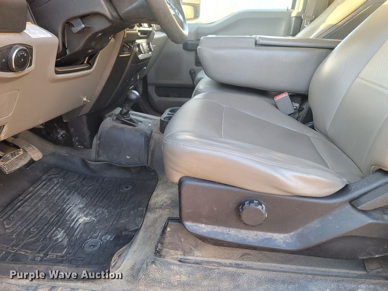 image for item MH9599 2017 Ford F550 Super Duty XL  bucket truck