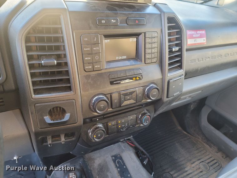 image for item MH9599 2017 Ford F550 Super Duty XL  bucket truck