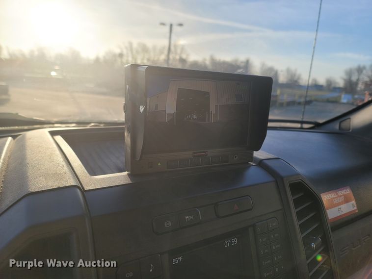 image for item MH9599 2017 Ford F550 Super Duty XL  bucket truck