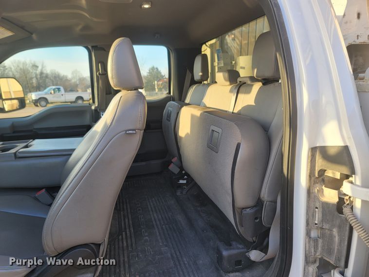 image for item MH9599 2017 Ford F550 Super Duty XL  bucket truck