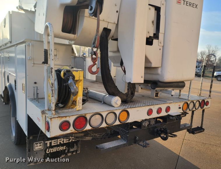 image for item MH9599 2017 Ford F550 Super Duty XL  bucket truck