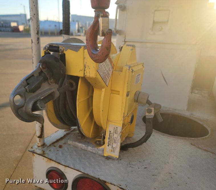 image for item MH9599 2017 Ford F550 Super Duty XL  bucket truck