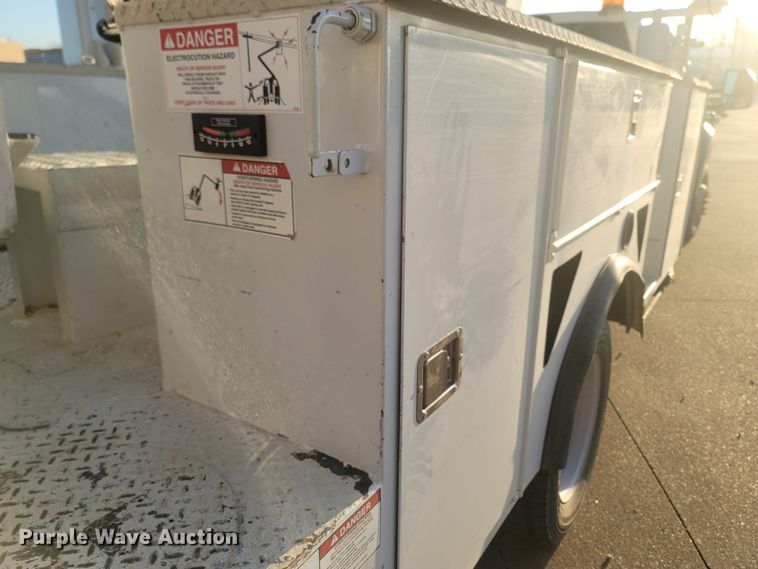 image for item MH9599 2017 Ford F550 Super Duty XL  bucket truck