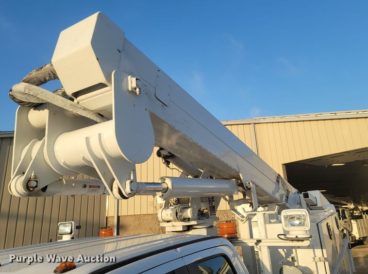 image for item MH9599 2017 Ford F550 Super Duty XL  bucket truck