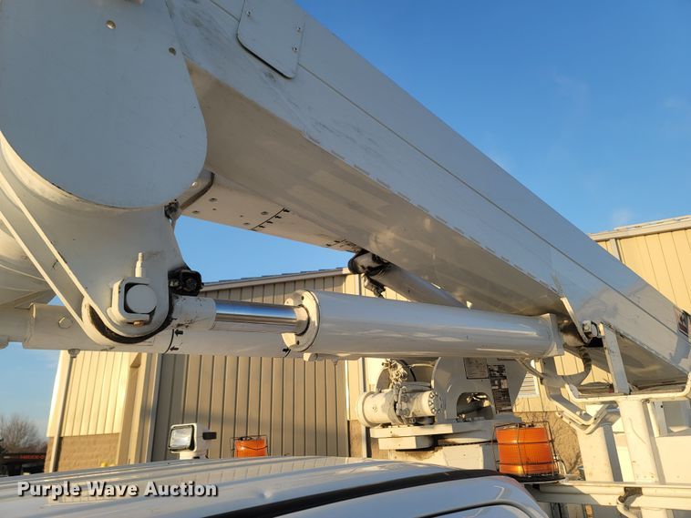 image for item MH9599 2017 Ford F550 Super Duty XL  bucket truck