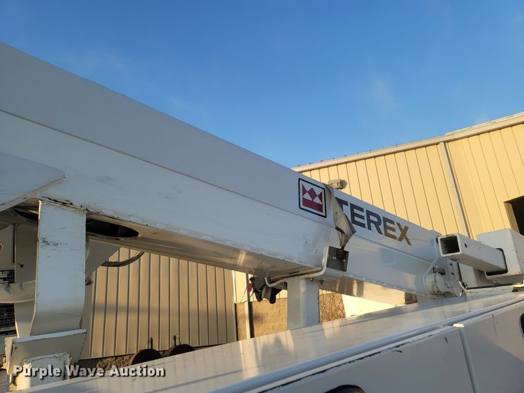 image for item MH9599 2017 Ford F550 Super Duty XL  bucket truck