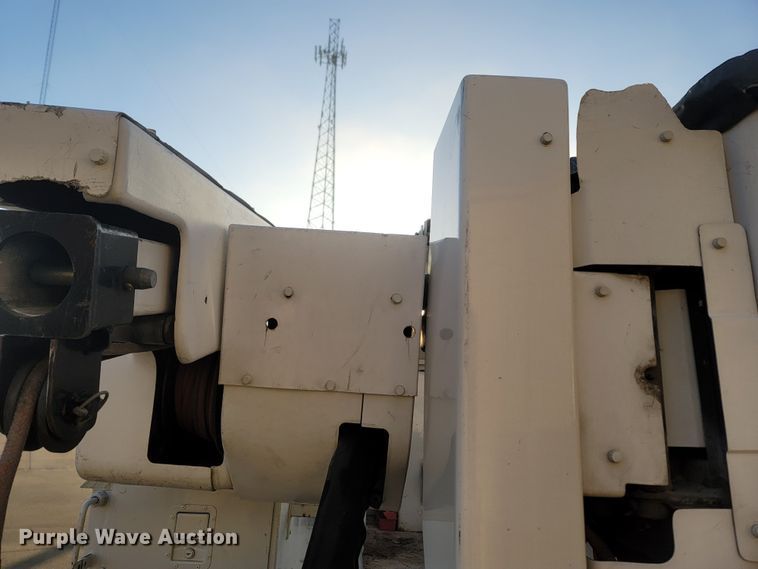 image for item MH9599 2017 Ford F550 Super Duty XL  bucket truck