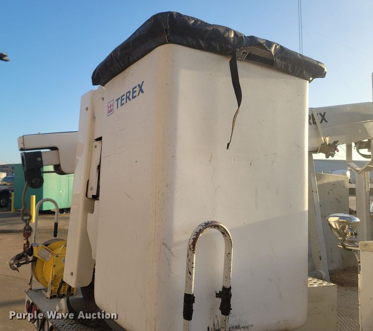 image for item MH9599 2017 Ford F550 Super Duty XL  bucket truck