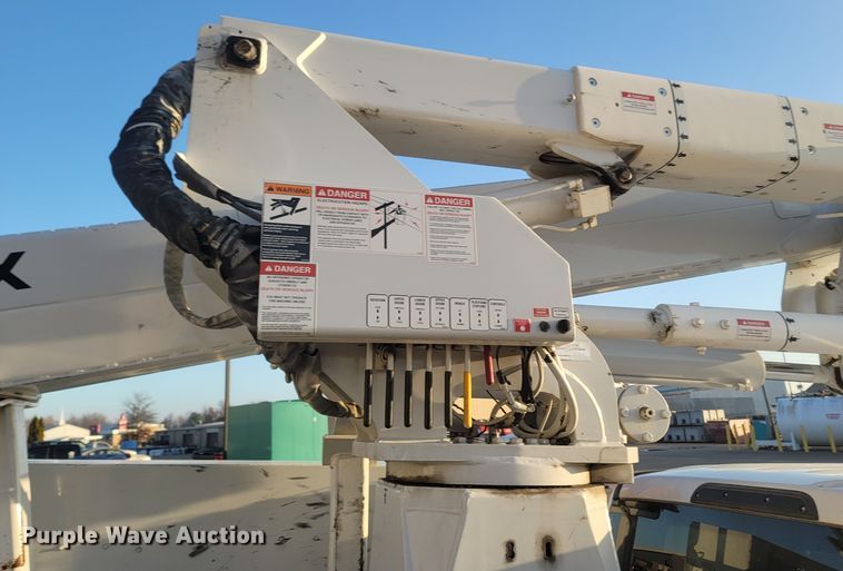 image for item MH9599 2017 Ford F550 Super Duty XL  bucket truck