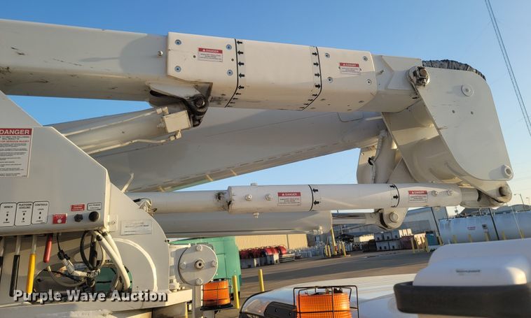 image for item MH9599 2017 Ford F550 Super Duty XL  bucket truck