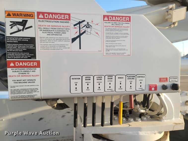 image for item MH9599 2017 Ford F550 Super Duty XL  bucket truck