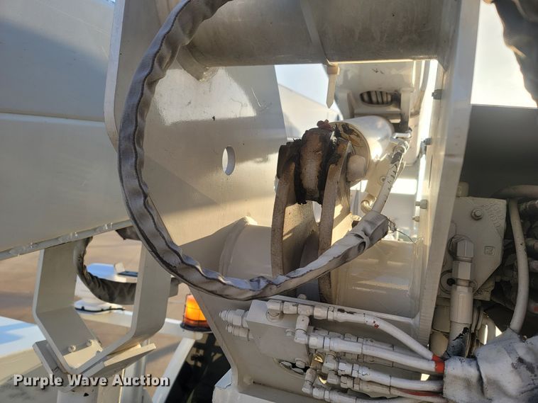 image for item MH9599 2017 Ford F550 Super Duty XL  bucket truck