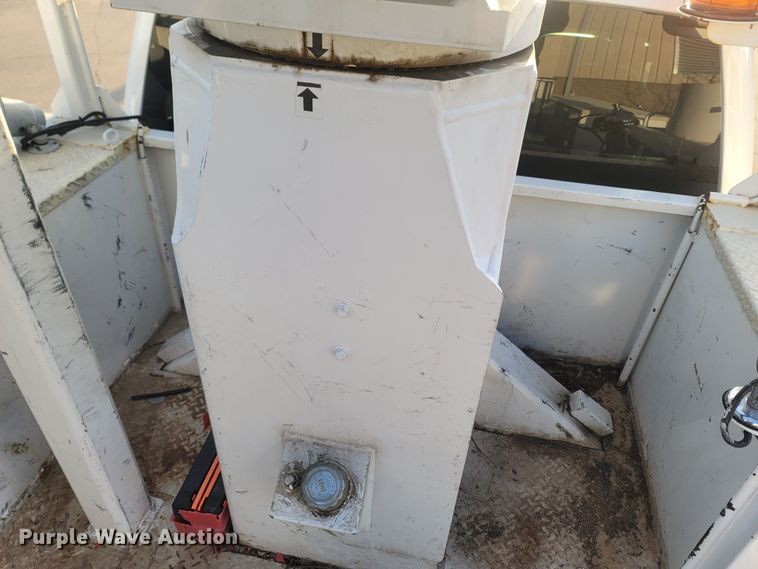 image for item MH9599 2017 Ford F550 Super Duty XL  bucket truck