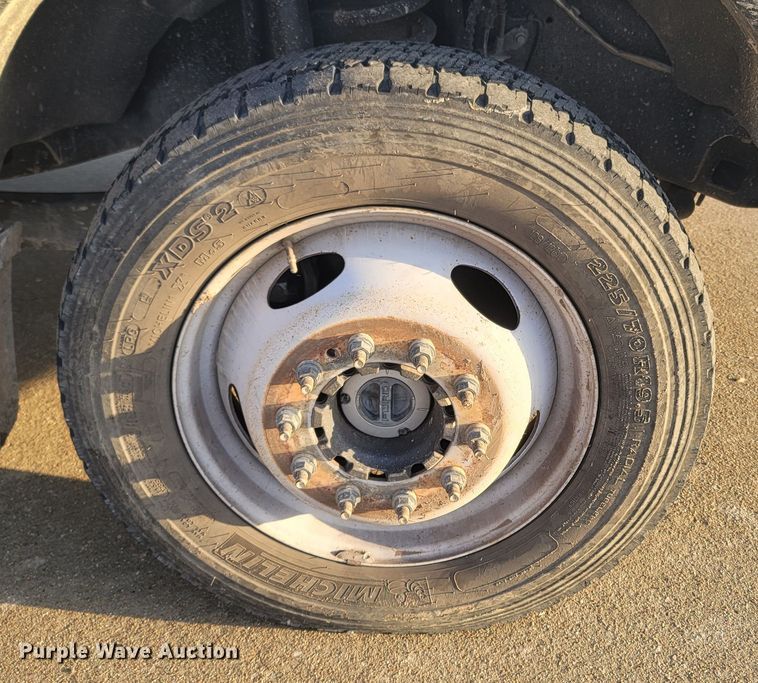 image for item MH9599 2017 Ford F550 Super Duty XL  bucket truck