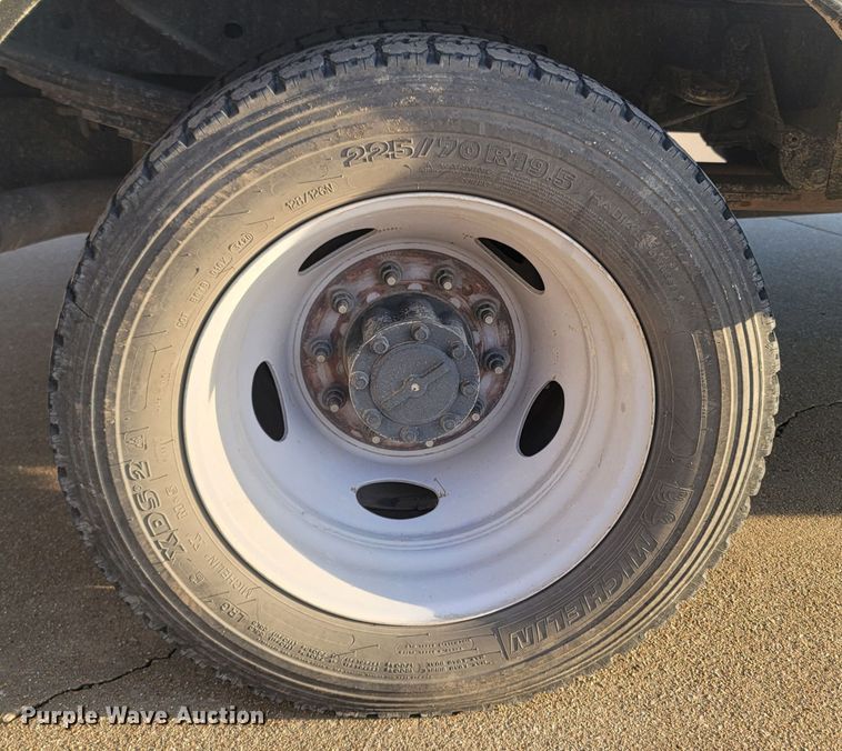 image for item MH9599 2017 Ford F550 Super Duty XL  bucket truck