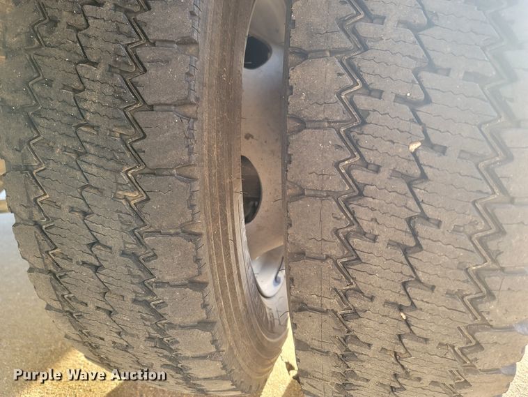 image for item MH9599 2017 Ford F550 Super Duty XL  bucket truck