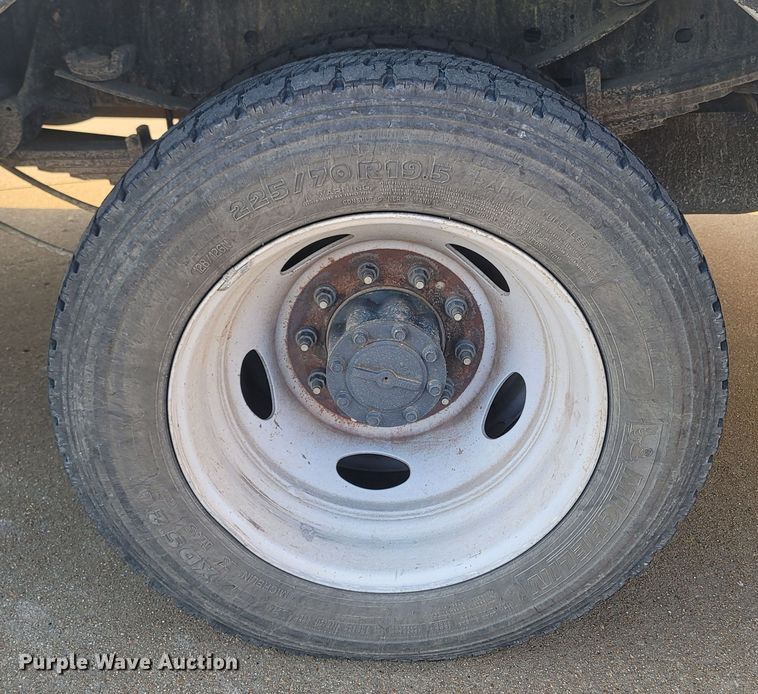 image for item MH9599 2017 Ford F550 Super Duty XL  bucket truck