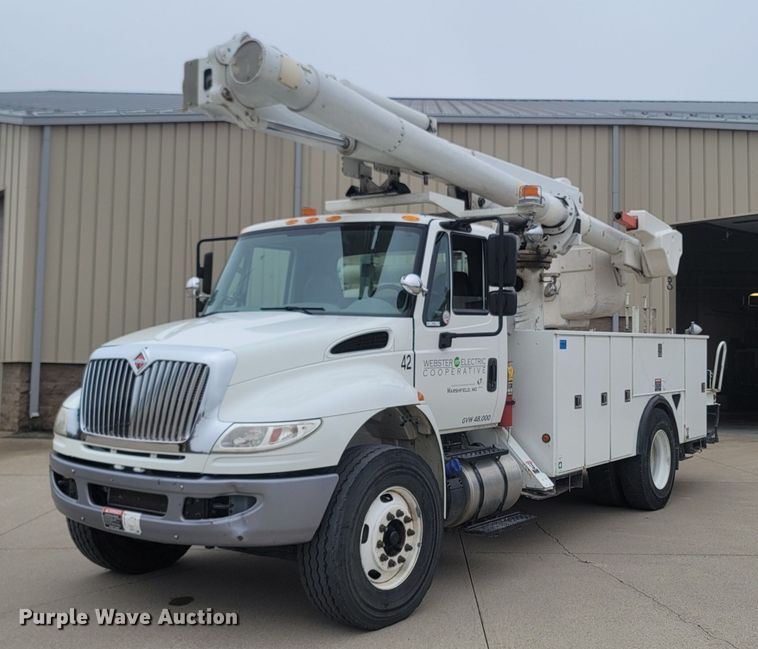 image for item MH9600 2017 International 4400  bucket truck
