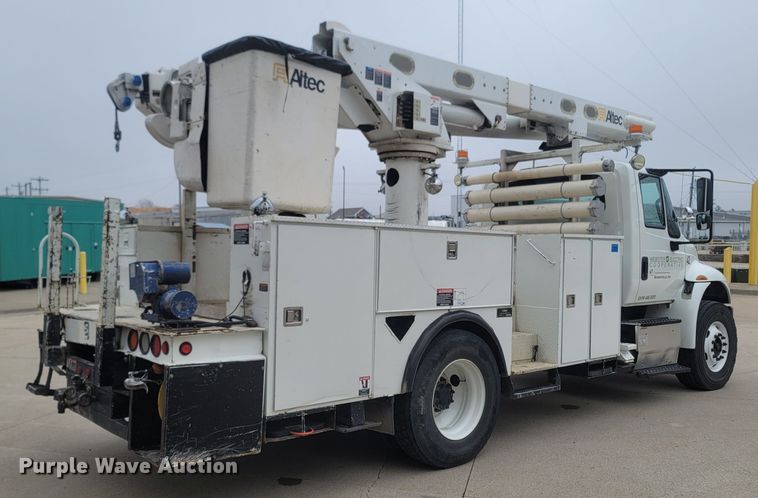 image for item MH9600 2017 International 4400  bucket truck