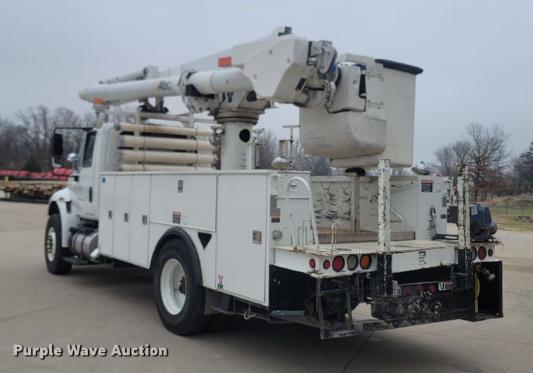 image for item MH9600 2017 International 4400  bucket truck