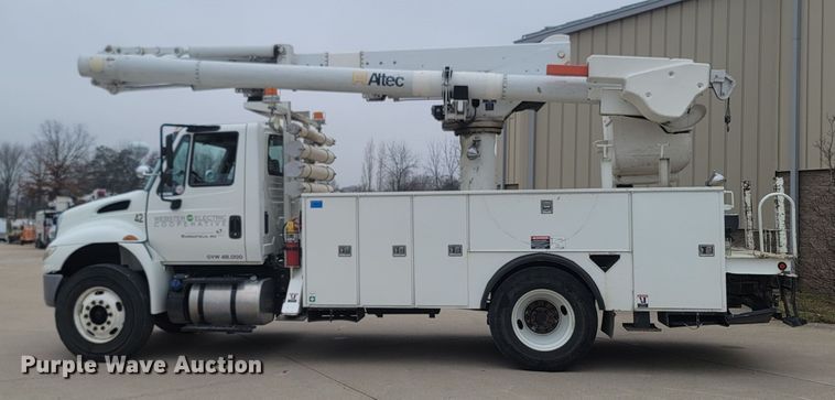 image for item MH9600 2017 International 4400  bucket truck