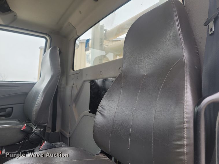 image for item MH9600 2017 International 4400  bucket truck