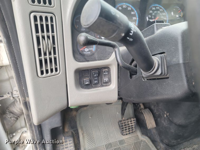 image for item MH9600 2017 International 4400  bucket truck