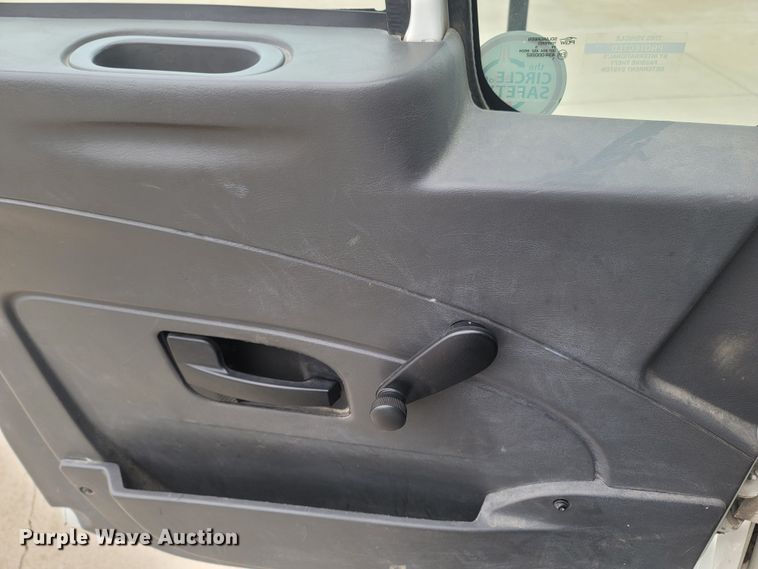 image for item MH9600 2017 International 4400  bucket truck