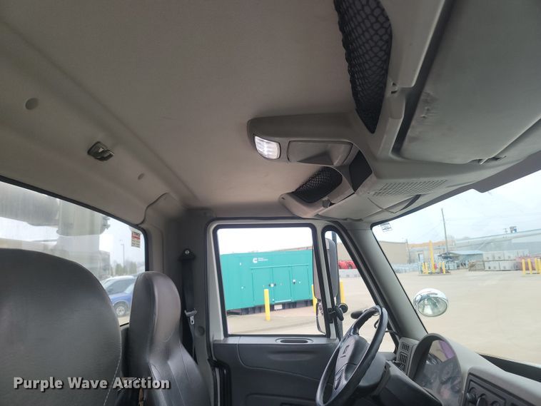 image for item MH9600 2017 International 4400  bucket truck