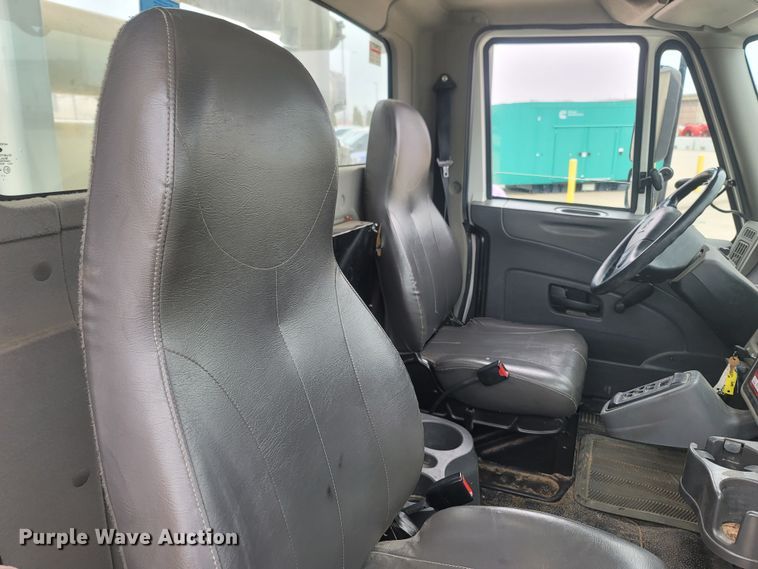 image for item MH9600 2017 International 4400  bucket truck