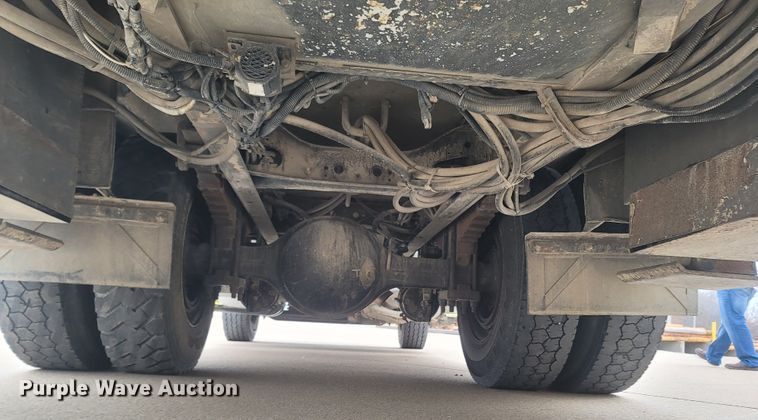 image for item MH9600 2017 International 4400  bucket truck