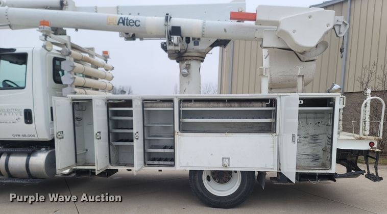 image for item MH9600 2017 International 4400  bucket truck