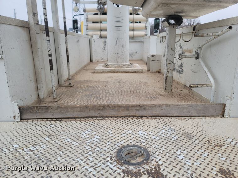 image for item MH9600 2017 International 4400  bucket truck