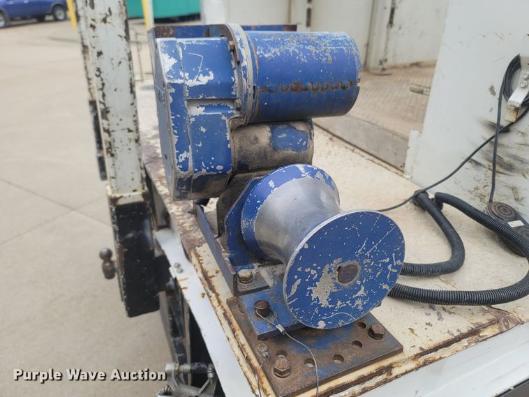 image for item MH9600 2017 International 4400  bucket truck