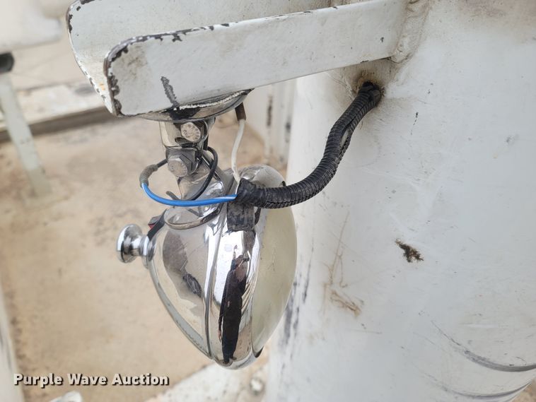 image for item MH9600 2017 International 4400  bucket truck