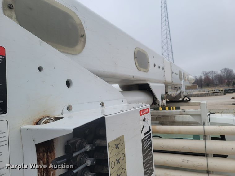 image for item MH9600 2017 International 4400  bucket truck