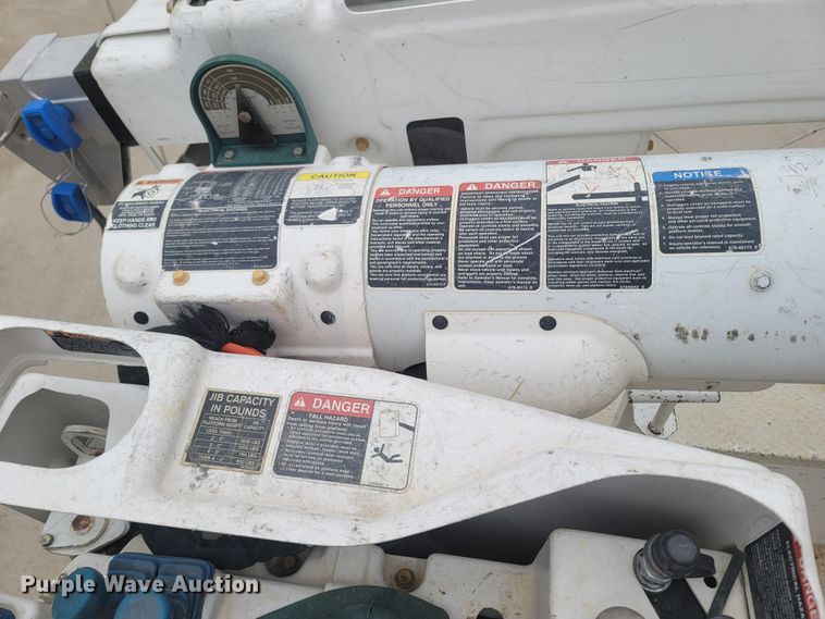 image for item MH9600 2017 International 4400  bucket truck