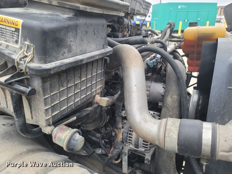 image for item MH9600 2017 International 4400  bucket truck