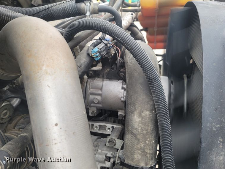 image for item MH9600 2017 International 4400  bucket truck