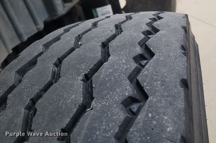 image for item MH9600 2017 International 4400  bucket truck