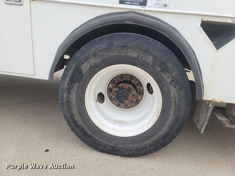 image for item MH9600 2017 International 4400  bucket truck