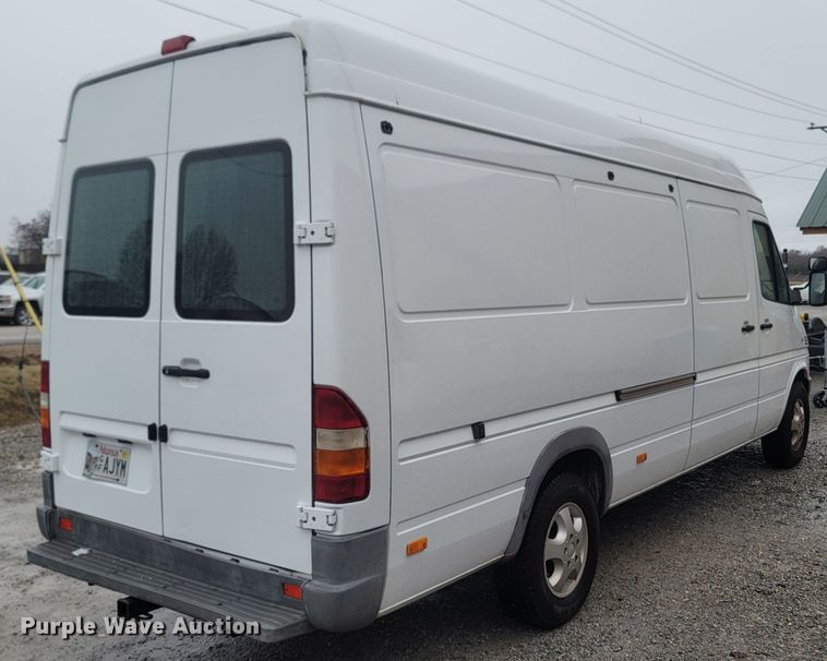 image for item MH9613 2006 Dodge Sprinter 2500  delivery van