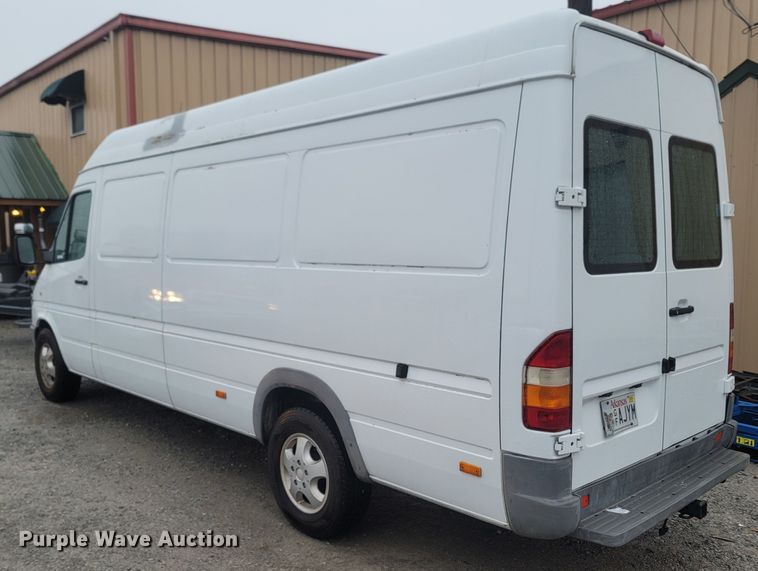 image for item MH9613 2006 Dodge Sprinter 2500  delivery van